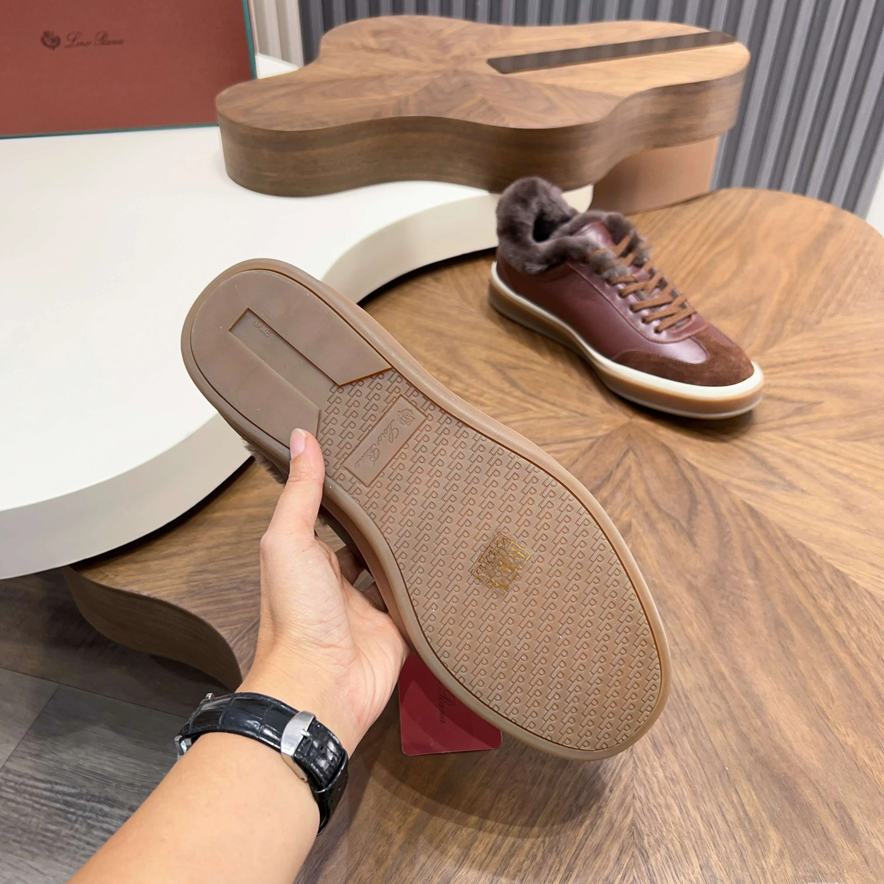 💰740 Loro Piana - Classic casual wool shoes, men's lace-up casual shoes and sneakers, high-quality lightweight and comfortable fabrics, suitable for outdoor leisure, the color is young and energetic, and it looks great with sportswear or casual suits! Code number: 39-44 (45, 46, can be customized)